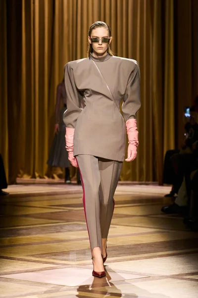 Look 5